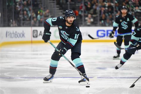 Seattle Kraken sign Matty Beniers to seven.
